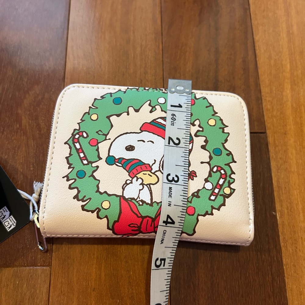 Loungefly Peanuts Snoopy Woodstock Wreath Mini Zipper Wallet - Picture 5 of 5